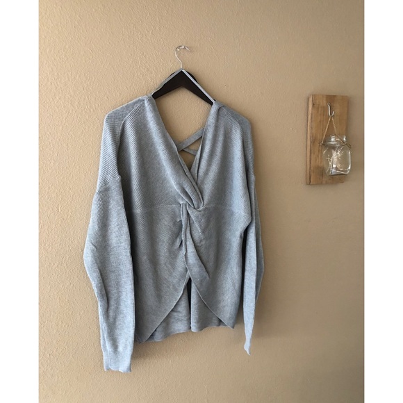 Twist front criss cross back sweater - Picture 6 of 7